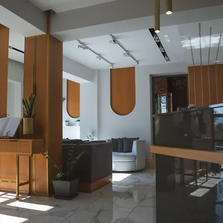 阿尔卡尤妮斯spa公寓式酒店 *