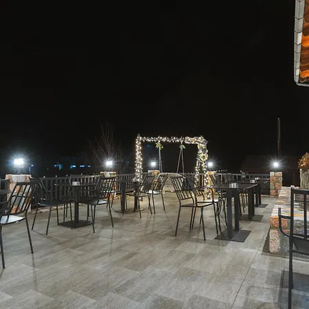 阿尔卡尤妮斯spa公寓式酒店 * Káto Loutrákion