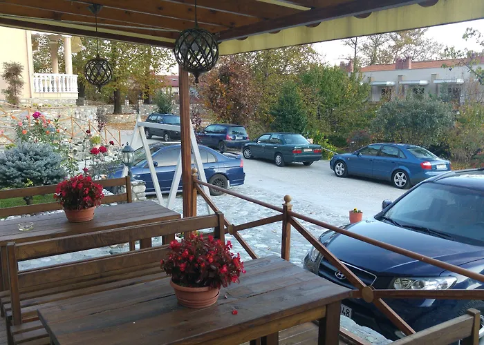 Alkyonis & Ξενοδοχείο Káto Loutrákion